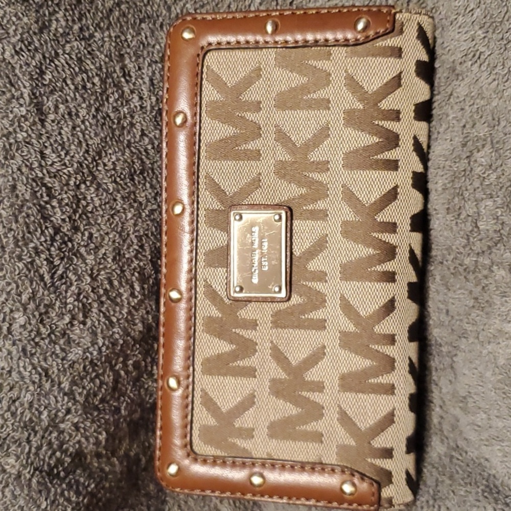 Authentic Michael Kors Leather Wallet